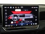 Volkswagen Passat Variant R-Line Edition - eHybrid | 'App-Connect' draadloze smartphone integratie | Afstandscontrolesysteem (Front Assist) | Automatische afstandsregeling (Adaptive Cruise Control)