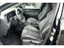 Volkswagen Golf 1.5e TSi DSG R-Line Business