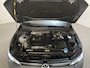 Volkswagen Golf 1.5 TSI Life Sfeerverlichting Navigatie Parkeersensoren DAB+