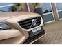 Volvo V40 1.6 T3 Momentum | 2e eigenaar | Sportstuur | Stoelverwarming | Climate control | Navigatie | Cruise control | PDC | Mistlampen | Origineel