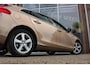 Volvo V40 1.6 T3 Momentum | 2e eigenaar | Sportstuur | Stoelverwarming | Climate control | Navigatie | Cruise control | PDC | Mistlampen | Origineel