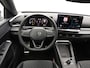 Volkswagen T-Roc R-Line First Edition 1.5 eTSI 150 PK DSG | Panoramadak| Trekhaak | Elek. achterklep | Stuur & Stoelverwarming | IQ.Light | Black Style |