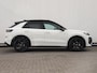 Volkswagen T-Roc R-Line First Edition 1.5 eTSI 150 PK DSG | Panoramadak| Trekhaak | Elek. achterklep | Stuur & Stoelverwarming | IQ.Light | Black Style |