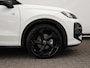 Volkswagen T-Roc R-Line First Edition 1.5 eTSI 150 PK DSG | Panoramadak| Trekhaak | Elek. achterklep | Stuur & Stoelverwarming | IQ.Light | Black Style |