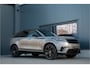 Land Rover Range Rover Velar 2.0 P400e R-Dynamic SE | ACC | Pano | Meridian | Lane & Side Assist | Stuurverwarming | Dealer OH | Ruitverwarming | Apple Carplay | 20"| SV | N.P €101.969,- | 14-Weg Stoelen | Memory | Black Pack | Ambiance | LED |