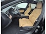 Volvo XC60 2.0 Phev T8 P AWD Ultra Dark Luchtvering - Bowers Wilkins Sound - massage stoelen - Stoel ventilatie - 22” Wielen - Panoramadak - Lighting – Head up - 360 Cam - Alarm - Climate - Privacy Glass – RC20 Interieur –  Full led koplampen – Donkere hemel  - Geluidsisolerend glas - Climate