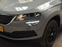 Skoda Karoq 1.5 TSI ACT Sport 150Pk Automaat (APPLE CARPLAY, GROOT NAVI, CLIMATE, KEYLESS, SPORTSTOELEN, CRUISE, PARKEERSENSOREN, NIEUWE APK, NIEUWSTAAT)