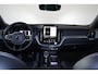 Volvo XC60 T6 Recharge AWD Plus Black Edition - Panorama/schuifdak - IntelliSafe Assist & Surround - 360º Camera - Harman/Kardon audio - Adaptieve LED koplampen - Verwarmde voorstoelen, stuur & achterbank - Parkeersensoren voor & achter - Elektr. bedienb. voorstoelen met geheugen - Head up display - Draadloze tel. lader - Extra getint glas - Elektr. inklapbare trekhaak - 21' LMV
