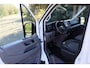 Volkswagen Crafter 35 2.0 TDI L5H3 2018 | Parkeersensoren | Carplay | Boekjes | 2 Sleutels | Elektrische Ramen | Tussenschot Volledig | Bluetooth