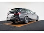 BMW 3-Serie Touring 330e Luxury Line - Panoramadak - Active Cruise Control - BMW Laserlight - Head up - Comfort Access - Sportstoelen - Elektrisch verwarmbare/verstelbare stoelen -