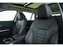 BMW 3-Serie Touring 330e Luxury Line - Panoramadak - Active Cruise Control - BMW Laserlight - Head up - Comfort Access - Sportstoelen - Elektrisch verwarmbare/verstelbare stoelen -