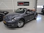 Volkswagen Beetle Cabriolet 2.0 TSI Sport Karmann 220pk Automaat Leer/alcantara Airco-ecc Xenon Stoelverwarming 18 inch navigatie pdc cruise boekjes aanwezig