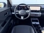 Hyundai Kona 1.6 GDI HEV Comfort Smart / Fabrieksgarantie tot 1-2030 / Stuur- & Stoelverwarming / Adaptief cruise control / Achteruitrijcamera / Climate control / Keyless Entry/Start / Apple Carplay Android Auto / Navigatie / Parkeersensoren voor en achter /
