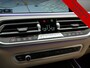 BMW X5 xDrive45e X Line PHEV 395pk Dealer O.H. | Trekhaak Af Fabriek | Luchtvering | Adaptive Cruise | Head Up | 360 Camera | Adaptief Onderstel | Laser LED | Lederen Sportstoelen Memory & Verwarmd | Sfeerverlichting | Keyless | Plug In H