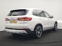 BMW X5 xDrive45e X Line PHEV 395pk Dealer O.H. | Trekhaak Af Fabriek | Luchtvering | Adaptive Cruise | Head Up | 360 Camera | Adaptief Onderstel | Laser LED | Lederen Sportstoelen Memory & Verwarmd | Sfeerverlichting | Keyless | Plug In H