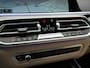 BMW X5 xDrive45e X Line PHEV 395pk Dealer O.H. | Trekhaak Af Fabriek | Luchtvering | Adaptive Cruise | Head Up | 360 Camera | Adaptief Onderstel | Laser LED | Lederen Sportstoelen Memory & Verwarmd | Sfeerverlichting | Keyless | Plug In H