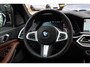 BMW X5 M50d DEALER OH BTW PANO 360 LUCHTVERING SOFTCLOSE H&K