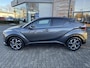 Toyota C-HR / C-HR+ 1.8 HYBRID STYLE ULTIMATE BI-TONE JBL-AUDIO STOEL/STUURVERW NAVI BLIND-SPOT PARK-SENSOREN NL-AUTO LED BSM