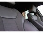 BMW 3-Serie Touring 318i Business Edition Plus | Sport Line | 2e eigenaar | NL auto | Shadow Line | HiFi audio | DAB | M-sportstuur | Sportstoelen | Ambient light | Carplay | PDC