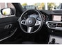BMW 3-Serie Touring 318i Business Edition Plus | Sport Line | 2e eigenaar | NL auto | Shadow Line | HiFi audio | DAB | M-sportstuur | Sportstoelen | Ambient light | Carplay | PDC