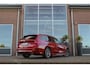 BMW 3-Serie Touring 318i Business Edition Plus | Sport Line | 2e eigenaar | NL auto | Shadow Line | HiFi audio | DAB | M-sportstuur | Sportstoelen | Ambient light | Carplay | PDC
