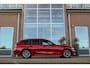 BMW 3-Serie Touring 318i Business Edition Plus | Sport Line | 2e eigenaar | NL auto | Shadow Line | HiFi audio | DAB | M-sportstuur | Sportstoelen | Ambient light | Carplay | PDC