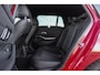 BMW 3-Serie Touring 318i Business Edition Plus | Sport Line | 2e eigenaar | NL auto | Shadow Line | HiFi audio | DAB | M-sportstuur | Sportstoelen | Ambient light | Carplay | PDC