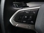 Volkswagen Golf 1.0 eTSI Life Business | Stoelverwarming | Massage | Carplay | Adaptive cruise | Sfeerverlichting | Navigatie | Park Assist | Getint glas | Full LED