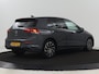 Volkswagen Golf 1.0 eTSI Life Business | Stoelverwarming | Massage | Carplay | Adaptive cruise | Sfeerverlichting | Navigatie | Park Assist | Getint glas | Full LED