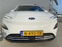 Hyundai Kona Electric EV Premium 64 kWh Informeer altijd even of auto aanwezig is > auto rijdt momenteel > km stand kan iets varieeren | Sport | Premium ++ soundsystem | Keurige wagen !