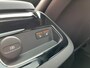Volvo V60 T6 Plug-in hybrid AWD Plus Dark | Panoramisch dak met Schuif-/Kantel functie | Stoelverwarming voor/achter | Verwarmbaar stuurwiel | Elektrisch verstelbare stoelen met memory functie | Extra getint glas achter | Harman Kardon geluidsinstallatie | Keyless entry | 19 inch Lichtmetalen velgen |