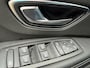 Renault Scenic 1.2 TCe Zen met parkeersensoren en half leer en navigatie en bluetooth telefoon / media en cruise controle en airco