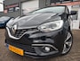 Renault Scenic 1.2 TCe Zen met parkeersensoren en half leer en navigatie en bluetooth telefoon / media en cruise controle en airco