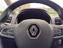 Renault Scenic 1.2 TCe Zen met parkeersensoren en half leer en navigatie en bluetooth telefoon / media en cruise controle en airco
