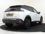 Peugeot 2008 1.2 PureTech GT-Line I AUTOMAAT I PANORAMADAK I NAVIGATIE I ACHTERUITRIJCAMERA I PARKEERSENSOREN VOOR & ACHTER I STOFFEN ZITDELEN MET LEDEREN ZIJKANTEN I