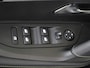 Peugeot 2008 1.2 PureTech GT-Line I AUTOMAAT I PANORAMADAK I NAVIGATIE I ACHTERUITRIJCAMERA I PARKEERSENSOREN VOOR & ACHTER I STOFFEN ZITDELEN MET LEDEREN ZIJKANTEN I