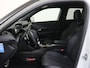 Peugeot 2008 1.2 PureTech GT-Line I AUTOMAAT I PANORAMADAK I NAVIGATIE I ACHTERUITRIJCAMERA I PARKEERSENSOREN VOOR & ACHTER I STOFFEN ZITDELEN MET LEDEREN ZIJKANTEN I