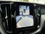 Volvo XC60 T8 Plug-in hybrid AWD Ultra Bright | Trekhaak | Luchtvering | Gelamineerd Glas | 21'' wielen | 360 graden camera |