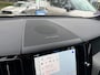 Volvo XC60 T8 Plug-in hybrid AWD Ultra Bright | Trekhaak | Luchtvering | Gelamineerd Glas | 21'' wielen | 360 graden camera |
