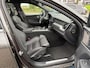 Volvo XC60 T8 Plug-in hybrid AWD Ultra Bright | Trekhaak | Luchtvering | Gelamineerd Glas | 21'' wielen | 360 graden camera |