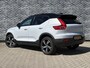 Volvo XC40 Plug-in Hybrid T5 R-Design | Trekhaak | Panoramadak | Harman Kardon Audio | Achteruitrijcamera | Stoelverwarming | Verwarmde Voorruit | Navigatie | BLIS | Cruise Control Adaptief | LED Koplampen Adaptief
