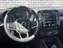 Volvo XC40 Plug-in Hybrid T5 R-Design | Trekhaak | Panoramadak | Harman Kardon Audio | Achteruitrijcamera | Stoelverwarming | Verwarmde Voorruit | Navigatie | BLIS | Cruise Control Adaptief | LED Koplampen Adaptief