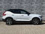 Volvo XC40 Plug-in Hybrid T5 R-Design | Trekhaak | Panoramadak | Harman Kardon Audio | Achteruitrijcamera | Stoelverwarming | Verwarmde Voorruit | Navigatie | BLIS | Cruise Control Adaptief | LED Koplampen Adaptief