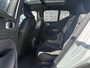 Volvo XC40 Plug-in Hybrid T5 R-Design | Trekhaak | Panoramadak | Harman Kardon Audio | Achteruitrijcamera | Stoelverwarming | Verwarmde Voorruit | Navigatie | BLIS | Cruise Control Adaptief | LED Koplampen Adaptief