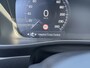 Volvo XC40 Plug-in Hybrid T5 R-Design | Trekhaak | Panoramadak | Harman Kardon Audio | Achteruitrijcamera | Stoelverwarming | Verwarmde Voorruit | Navigatie | BLIS | Cruise Control Adaptief | LED Koplampen Adaptief