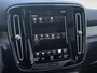 Volvo XC40 Plug-in Hybrid T5 R-Design | Trekhaak | Panoramadak | Harman Kardon Audio | Achteruitrijcamera | Stoelverwarming | Verwarmde Voorruit | Navigatie | BLIS | Cruise Control Adaptief | LED Koplampen Adaptief