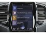 Volvo XC90 T8 Twin Engine AWD R-Design - Bowers & Wilkins - Luchtvering - Carbon interieurafwerking - Panoramisch schuif-/kanteldak - Head up display - IntelliSafe Assist & Surround - Getint glas - Gelamineerd glas - Schakelpaddles op verwarmbaar stuurwiel - 360º camera - Parkeersensoren voor & achter - Voorstoelen en buitenste zitplaatsen 2e zitrij verwarmbaar - Geïntegreerde kinderzitverhoger middelste zitplaats 2e zitrij - DAB - Keyless - Apple® CarPlay - Android Auto - Full LED koplampen met bochtenverlichting - 20' LMV