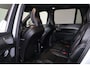 Volvo XC90 T8 Twin Engine AWD R-Design - Bowers & Wilkins - Luchtvering - Carbon interieurafwerking - Panoramisch schuif-/kanteldak - Head up display - IntelliSafe Assist & Surround - Getint glas - Gelamineerd glas - Schakelpaddles op verwarmbaar stuurwiel - 360º camera - Parkeersensoren voor & achter - Voorstoelen en buitenste zitplaatsen 2e zitrij verwarmbaar - Geïntegreerde kinderzitverhoger middelste zitplaats 2e zitrij - DAB - Keyless - Apple® CarPlay - Android Auto - Full LED koplampen met bochtenverlichting - 20' LMV