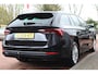Skoda Octavia Combi 1.0 TSI *Business* | Trekhaak | Carplay | Camera | Stoelverwarming | Navigatie | Cruise & Climate Control | PDC | Bluetooth | Privacy | Orig. NL |