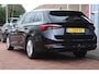 Skoda Octavia Combi 1.0 TSI *Business* | Trekhaak | Carplay | Camera | Stoelverwarming | Navigatie | Cruise & Climate Control | PDC | Bluetooth | Privacy | Orig. NL |
